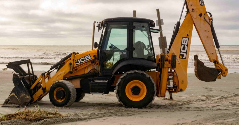 The Ultimate Guide to Transporting a Backhoe in 2022