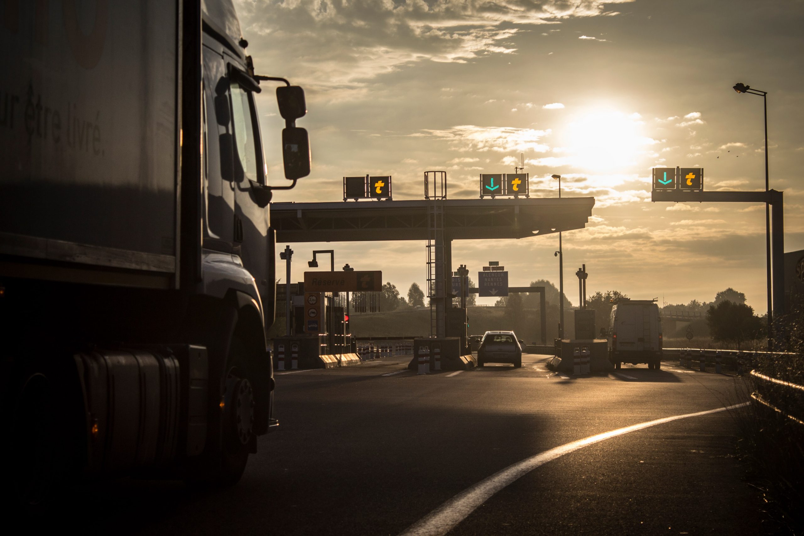 Different Ways Tolls Affect Auto Transport Quotes