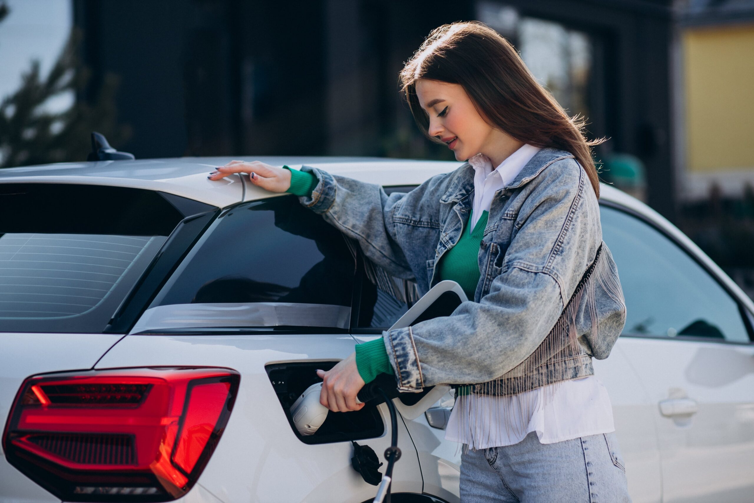 Hybrid and Electric Cars Shipping Considerations