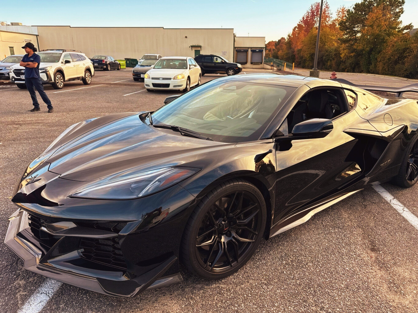 V8 Sport Car Enclosed Shipping։ Riverside CA to Suffolk VA