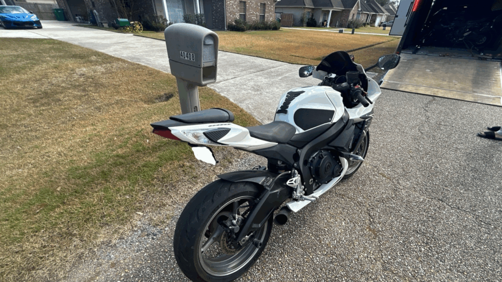 Suzuki GSX-R600 Enclosed