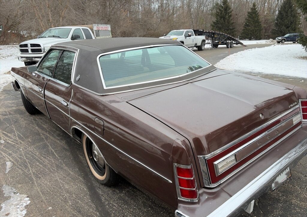 open trailer for Ford