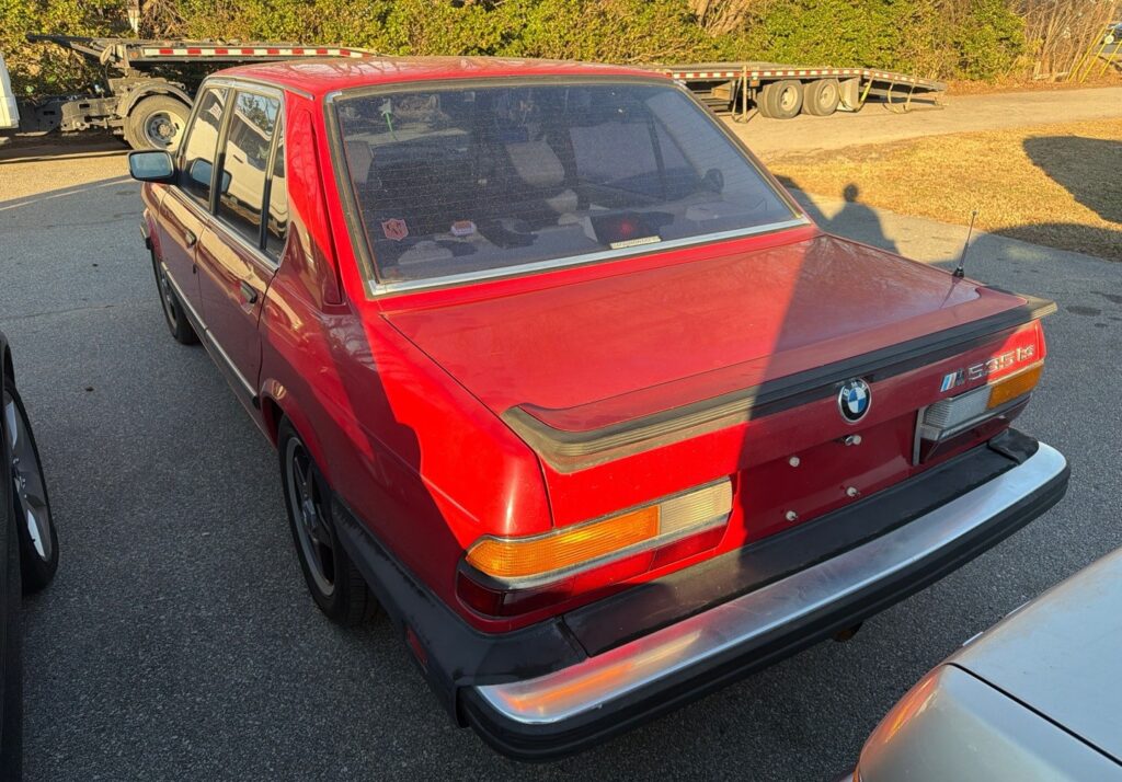 Open trailer and vintage BMW