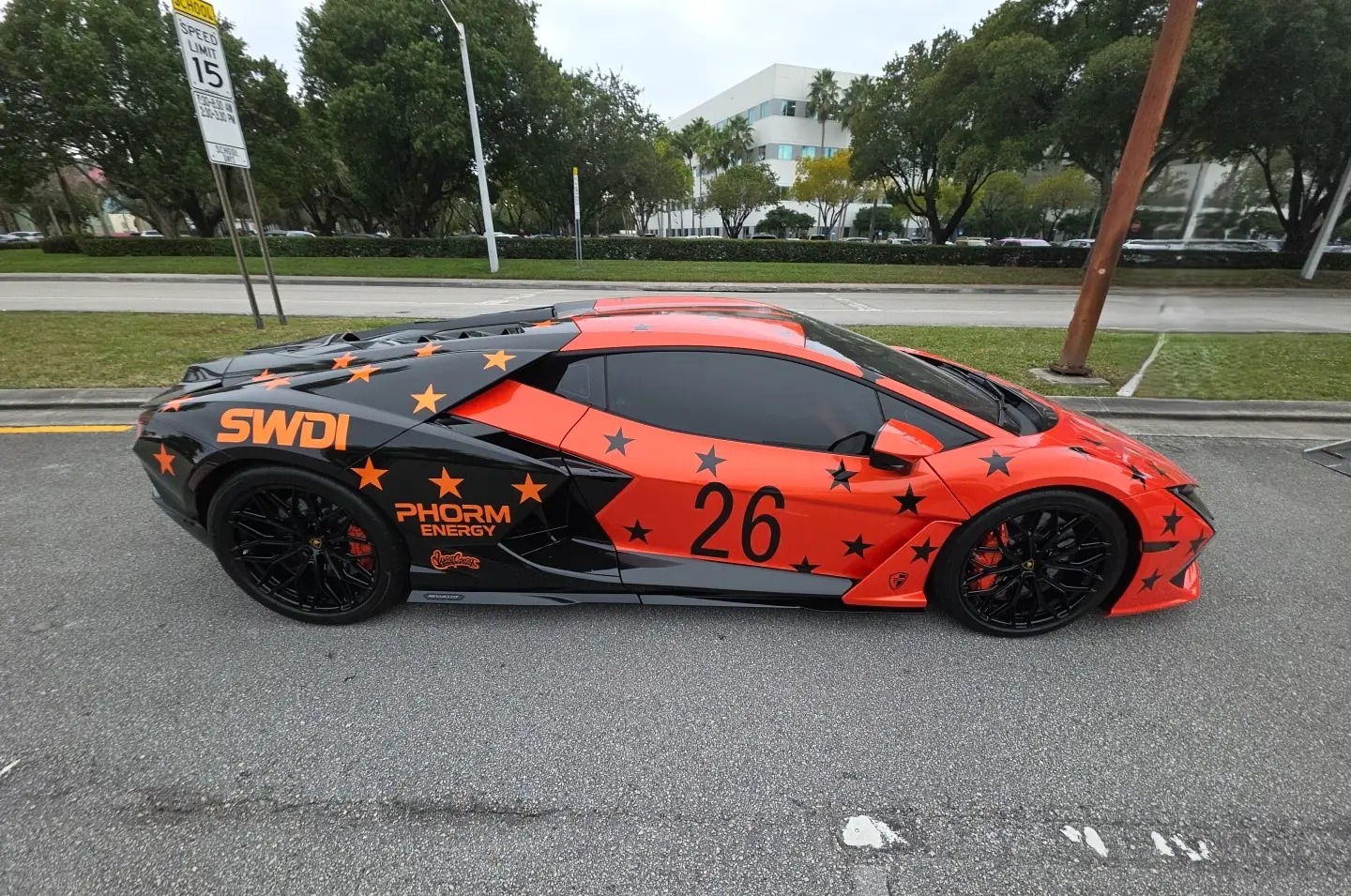 2025 Lamborghini revuelto