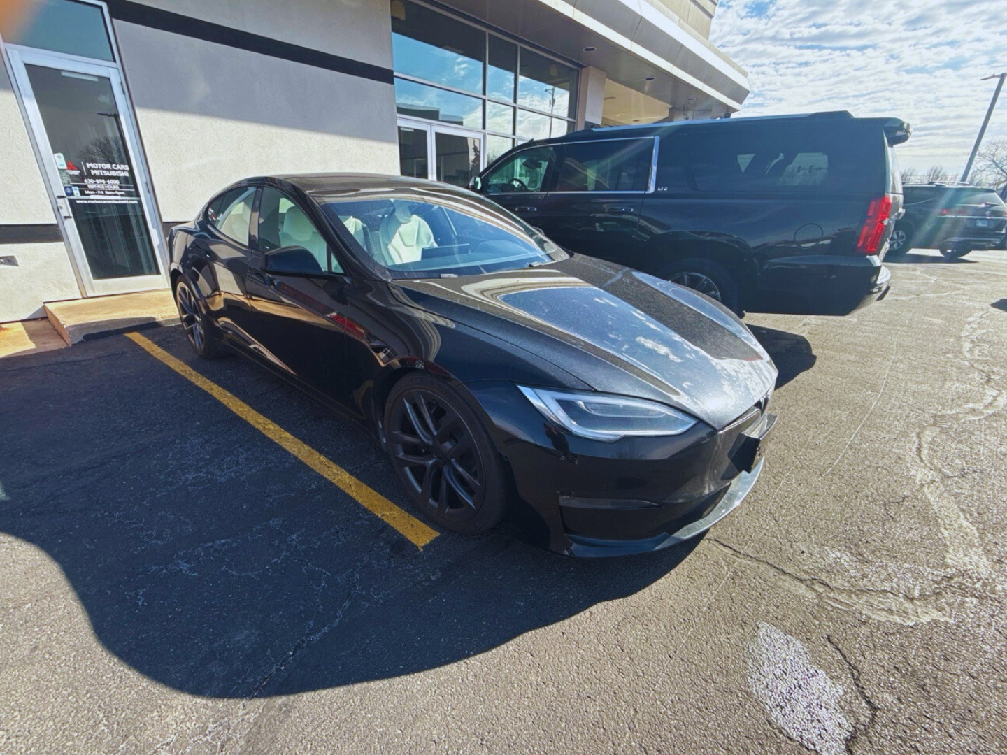 Shipping an EV from a Dealer in Aurora, IL to a Private Buyer in Tallahassee, FL