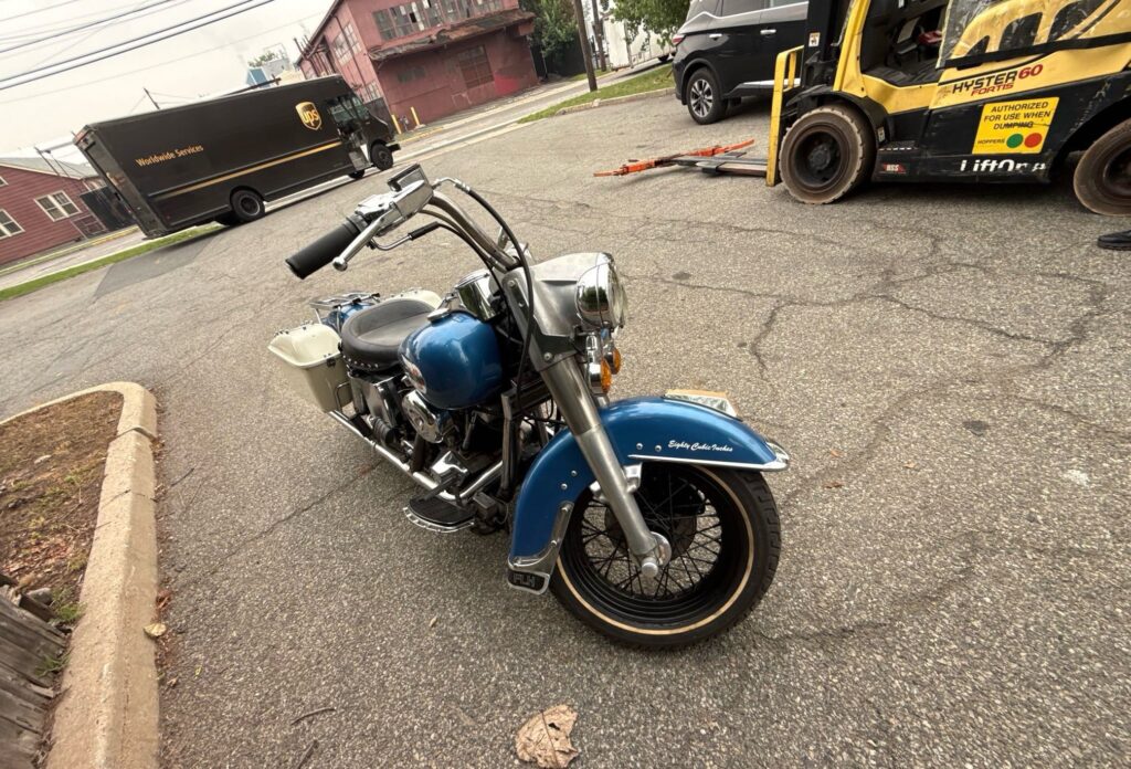 1980 Harley-Davidson FLH 1200 Electra Glide enclosed