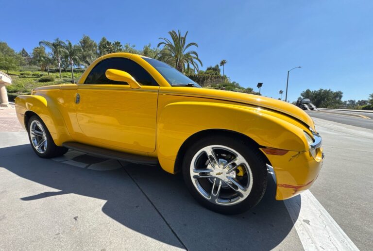 2003 Chevrolet SSR pic