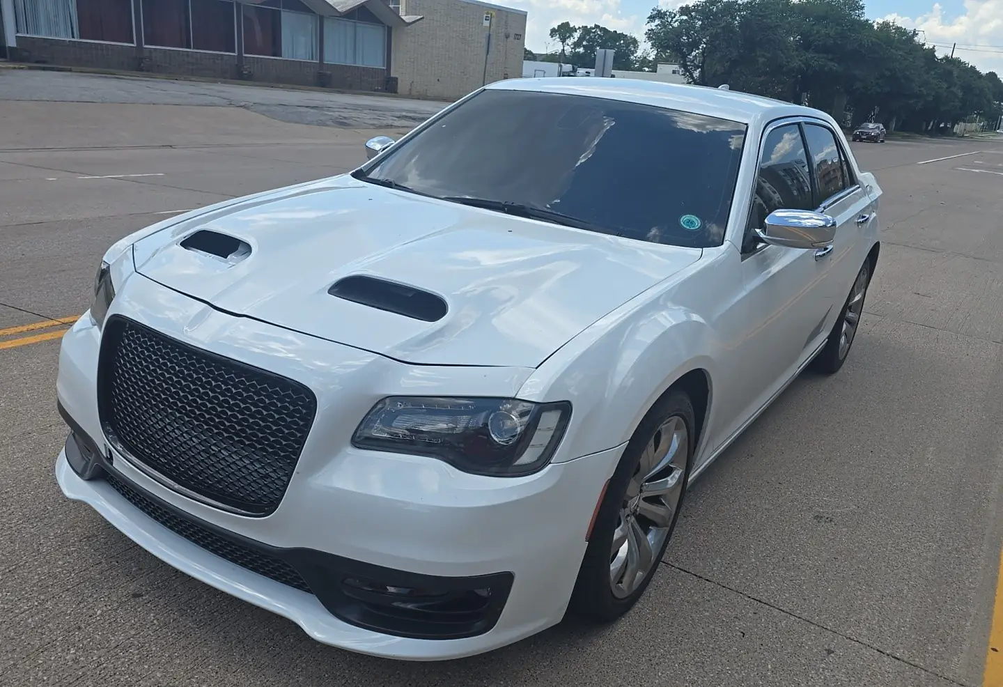 2019 Chrysler 300 1