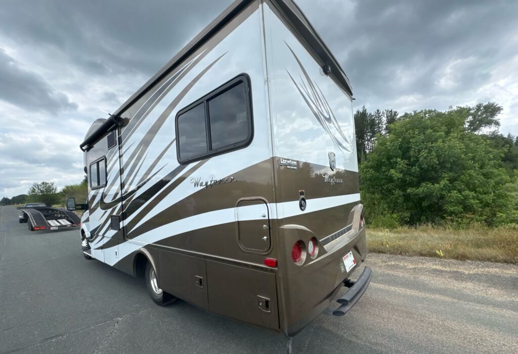 2019 Tiffin Class C Motorhome trailer