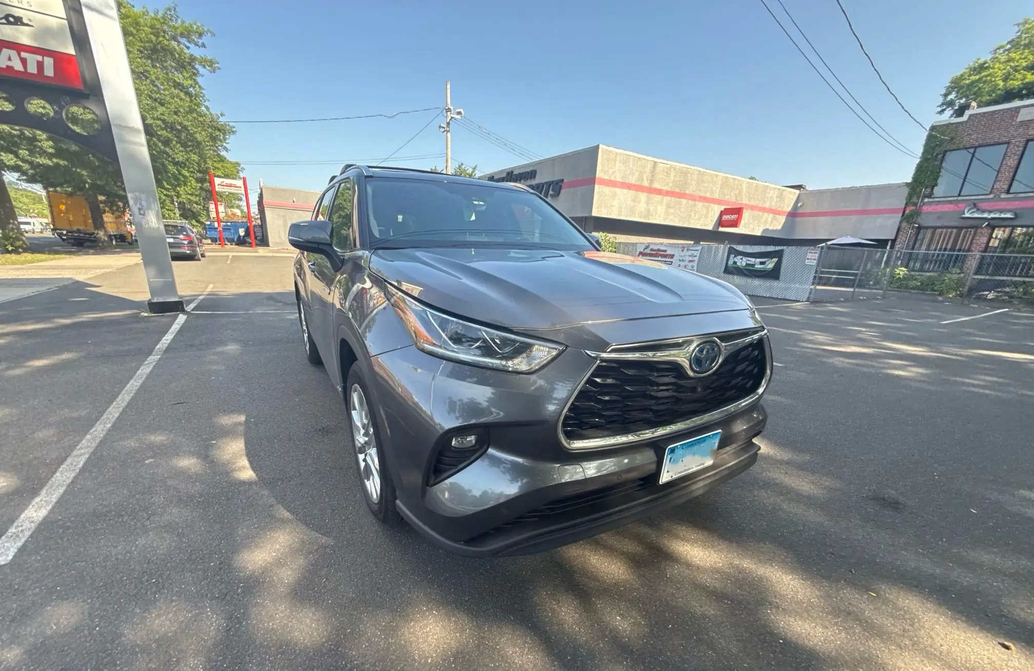 2020 Toyota Highlander Hybrid 1