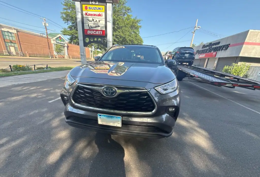 2020 Toyota Highlander Hybrid trailer