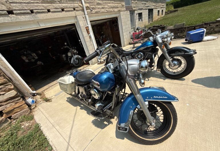 2X Harley-Davidson FLH 1200