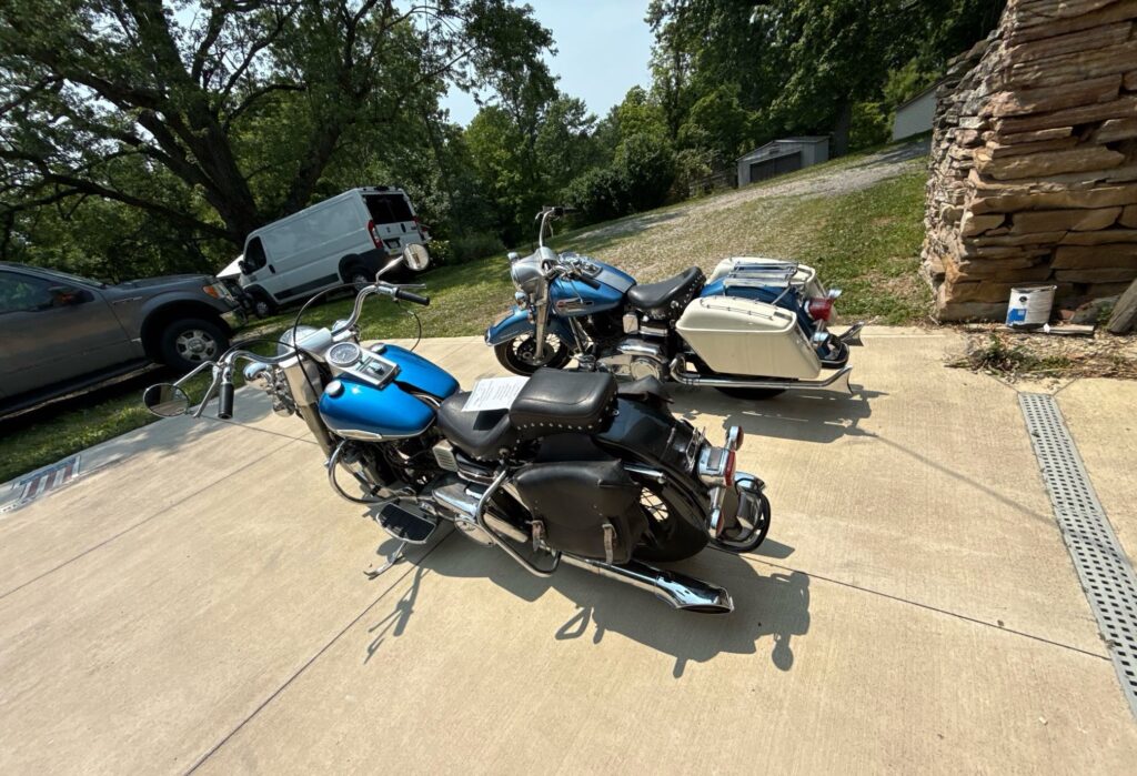 2X Harley-Davidson FLH 1200 Electra Glide