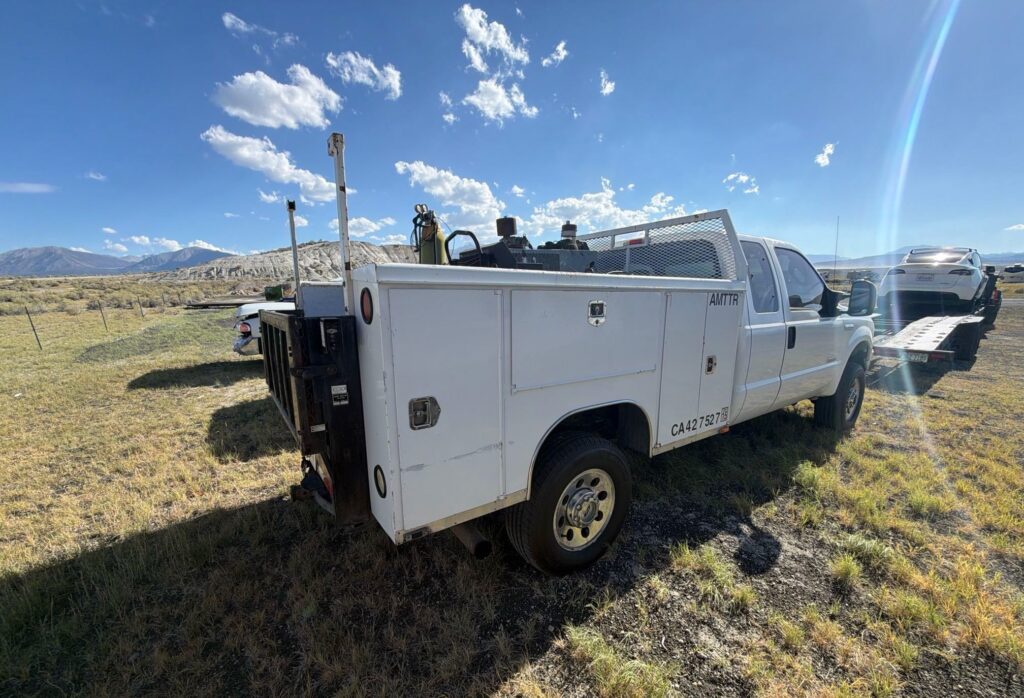 2006 Ford F-350 Utility Bed open