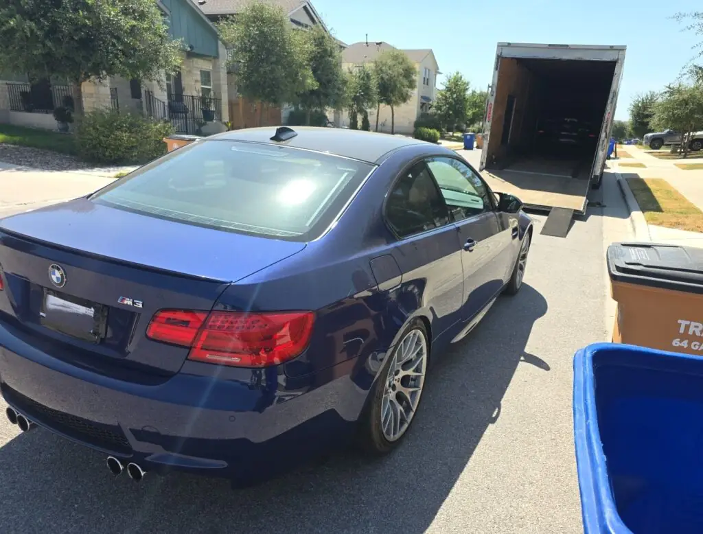 2013 BMW 3 Series enclosed