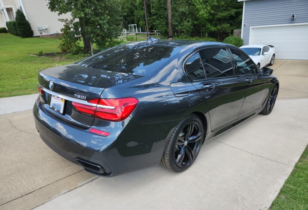 2017 BMW 750i back side