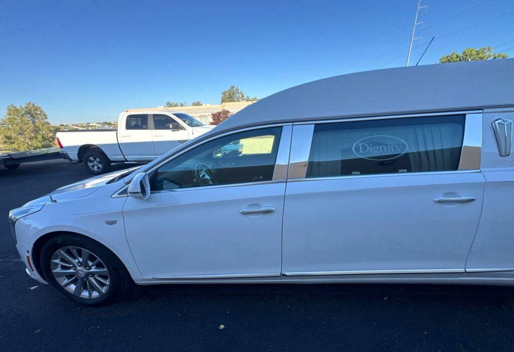 2019 Cadillac XTS Funeral Coach - Hearse open 1