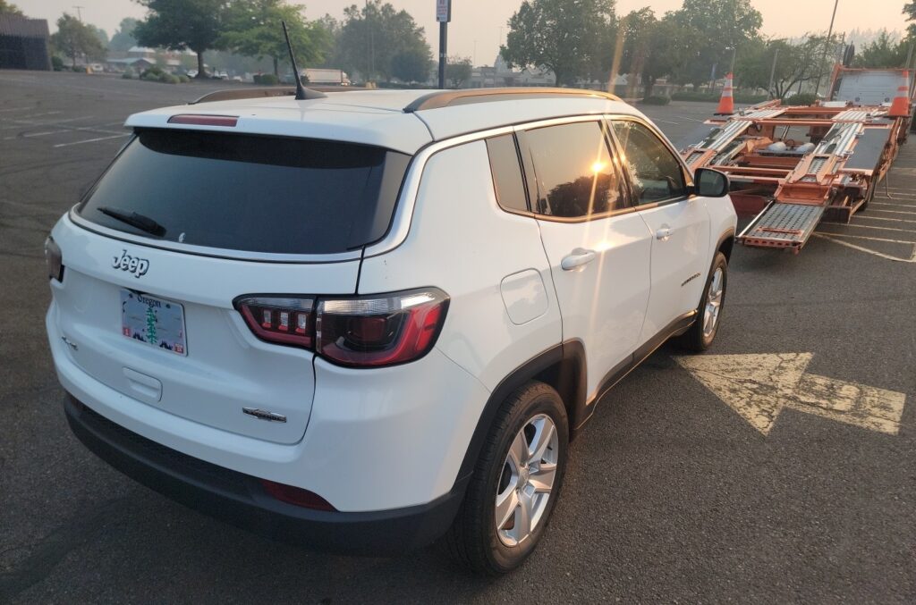 2019 Jeep Compass open 3