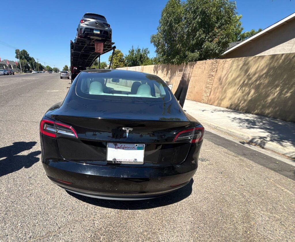 2022 Tesla Model S trailer