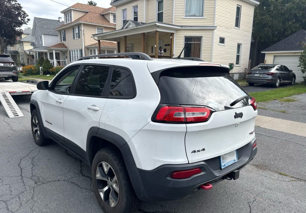 2017 Jeep Cherokee open 1