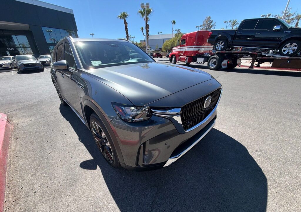 2026 Mazda CX-90 PHEV open 1