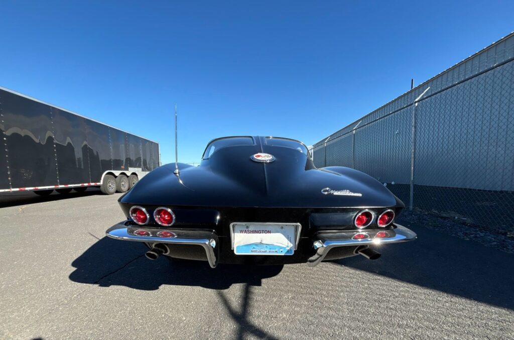 1963 Chevrolet Corvette enclosed 1