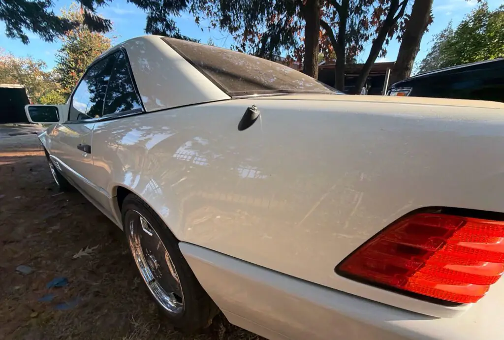 1995 Mercedes-Benz SL-Class enclosed