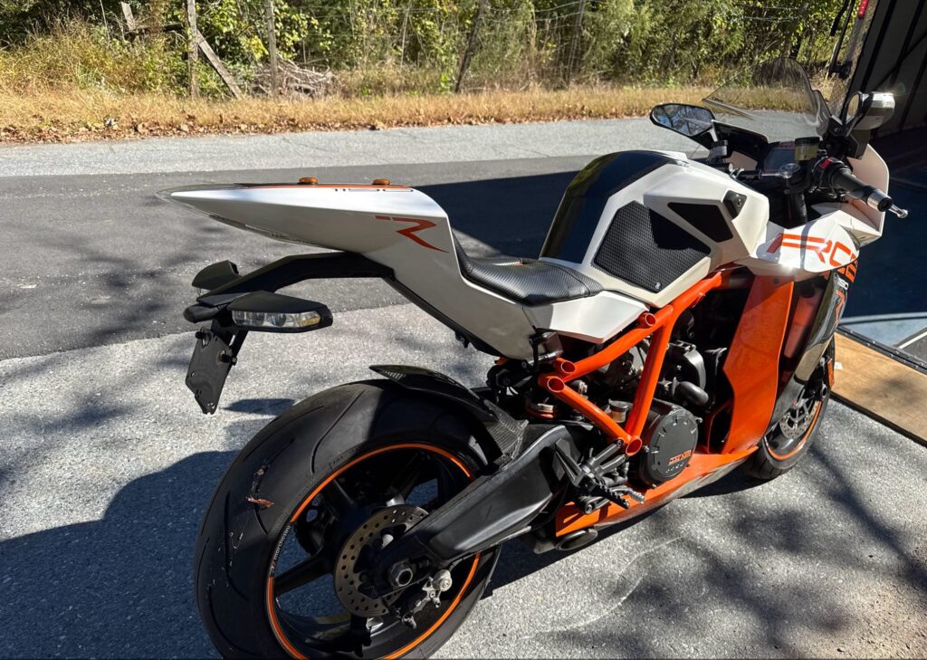 2013 KTM AG RC8R enclosed