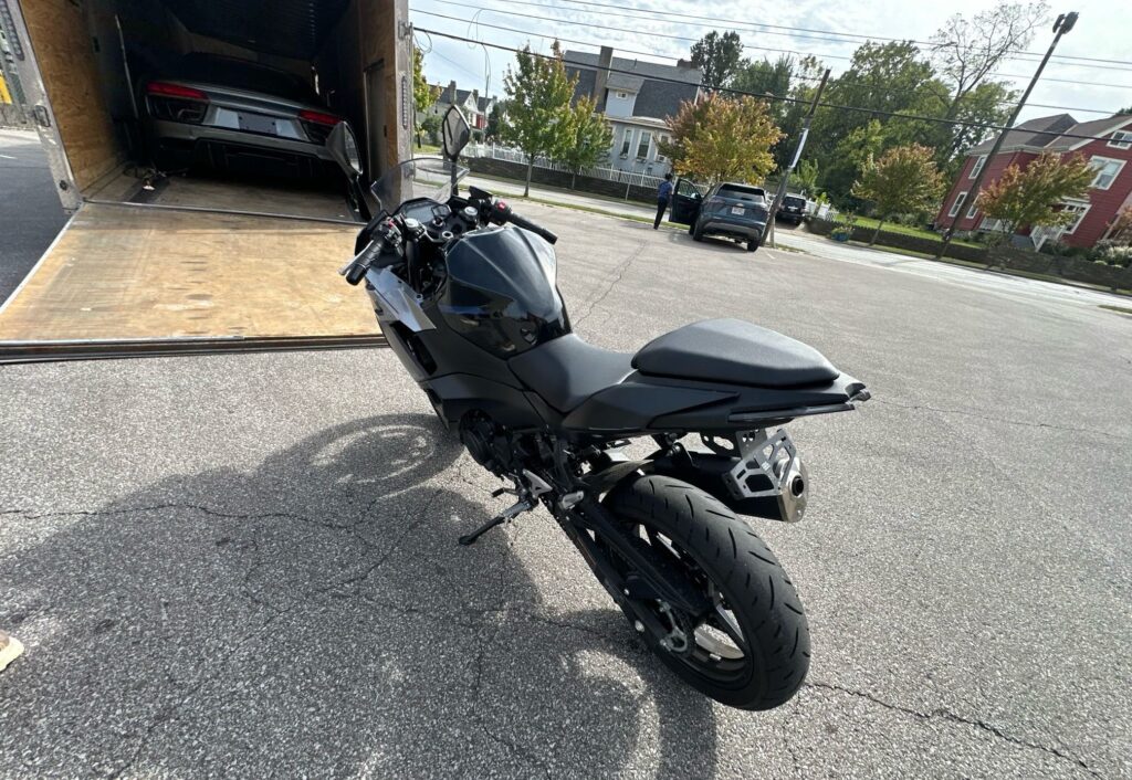2025 Kawasaki Ninja 500 enclosed