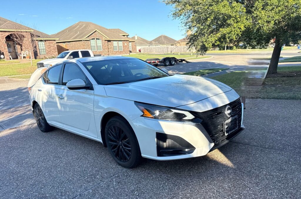2025 Nissan Altima open behind